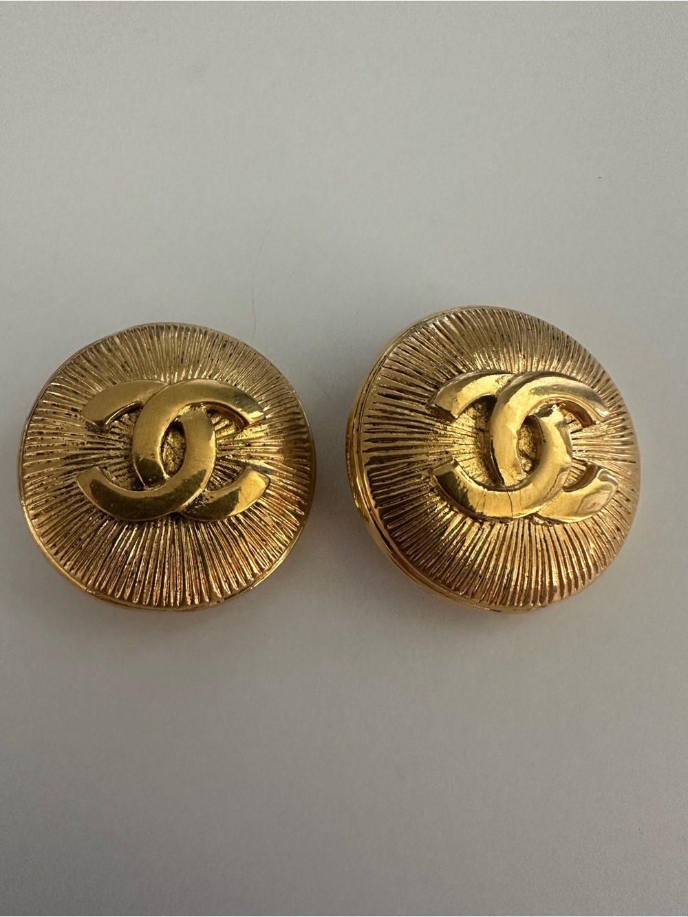 RARE Vintage CHANEL Jumbo CC Sunburst Clip-On Earrings 94P Spring 1994 - Picture 10 of 16